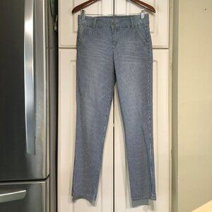 Democracy Blue & White Pin Stripe Jeans Size 6